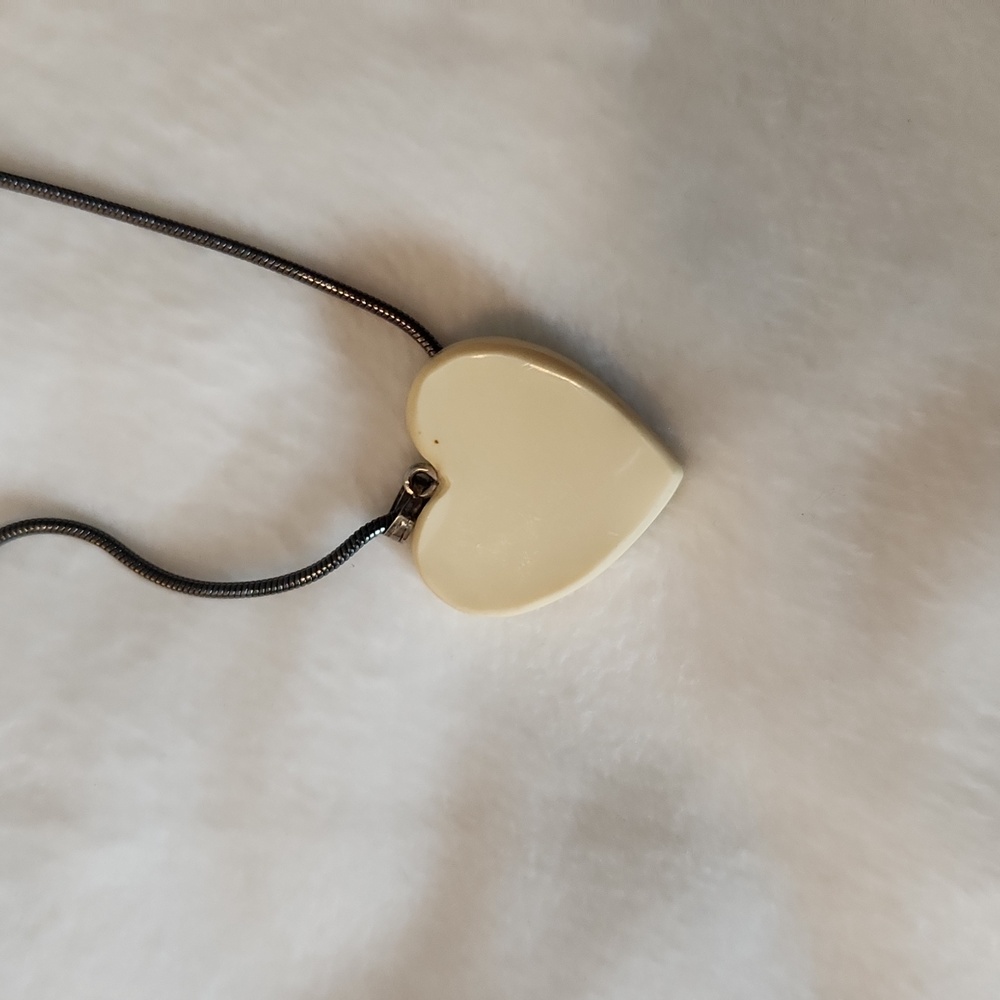 Vintage Tabby Cat Heart Pendant Signed And Inscribed Necklace Black Rope Chain - Picture 9 of 9